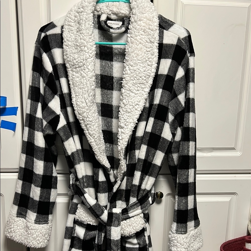 Black and White Plaid Sherpa Trimmed Robe-Maurices Sleep